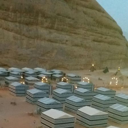 Rum Oasis Camp Wadi Rum Bagian luar foto