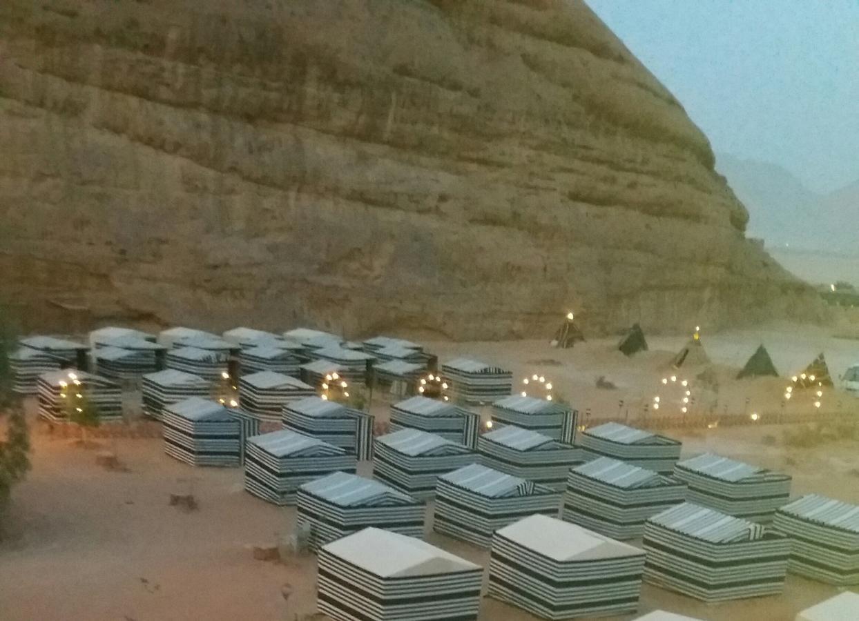 Rum Oasis Camp Wadi Rum Bagian luar foto